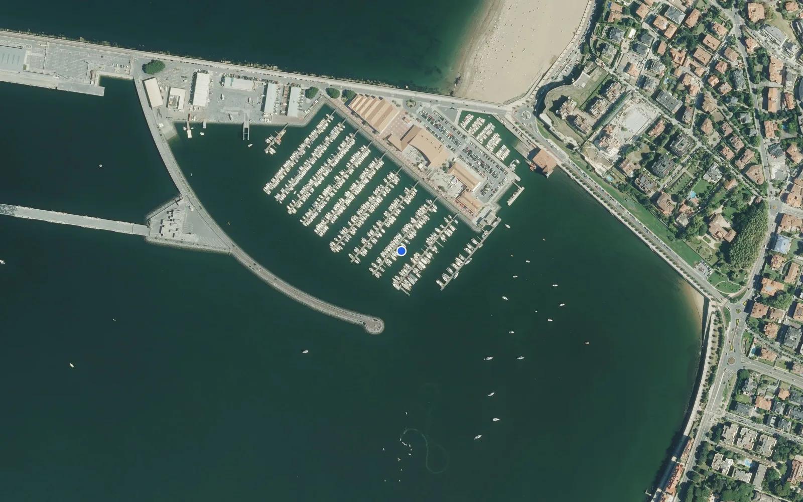 Satellite and nautical chart view of Puerto Deportivo Getxo Marina Kaia