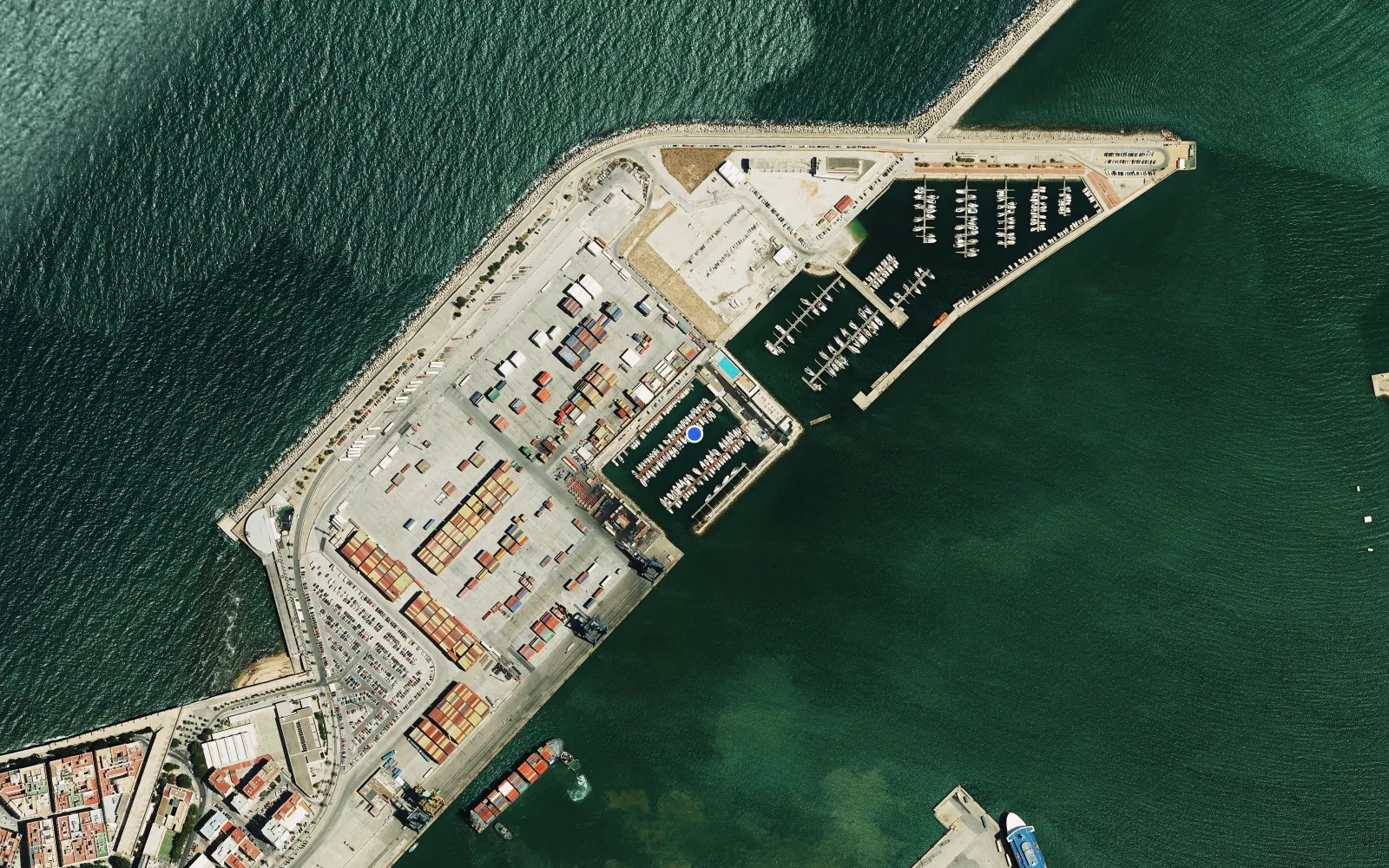Satellite and nautical chart view of Real Club Nautico de Cadiz