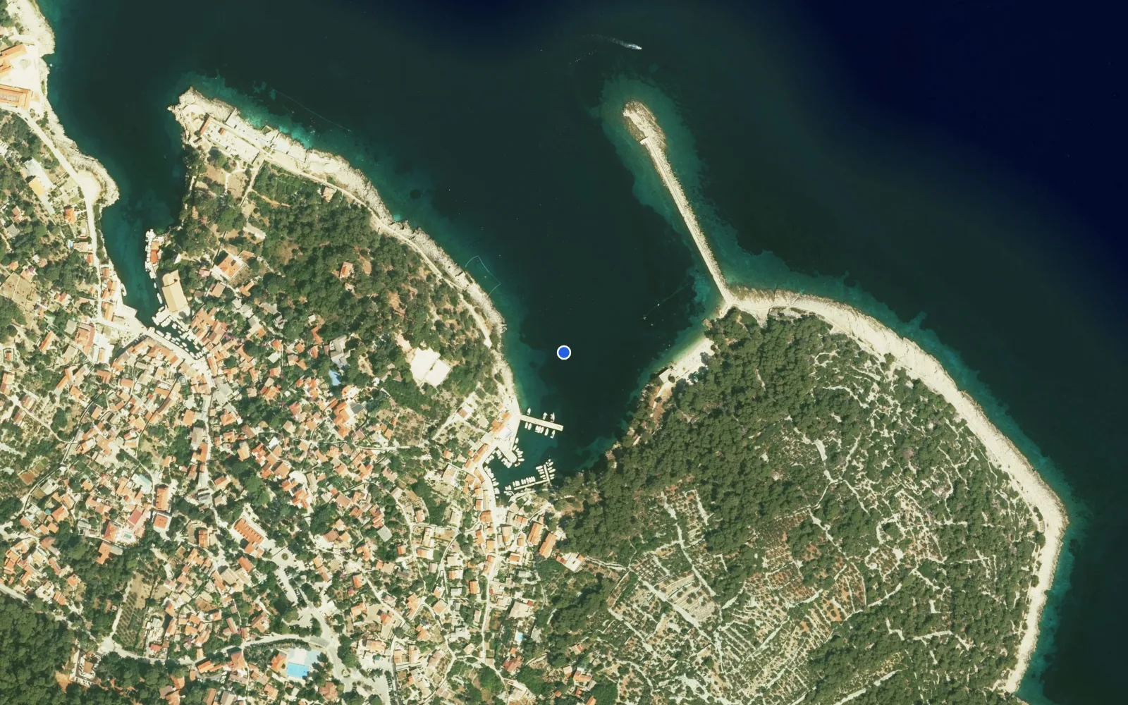 Satellite and nautical chart view of Rovenska