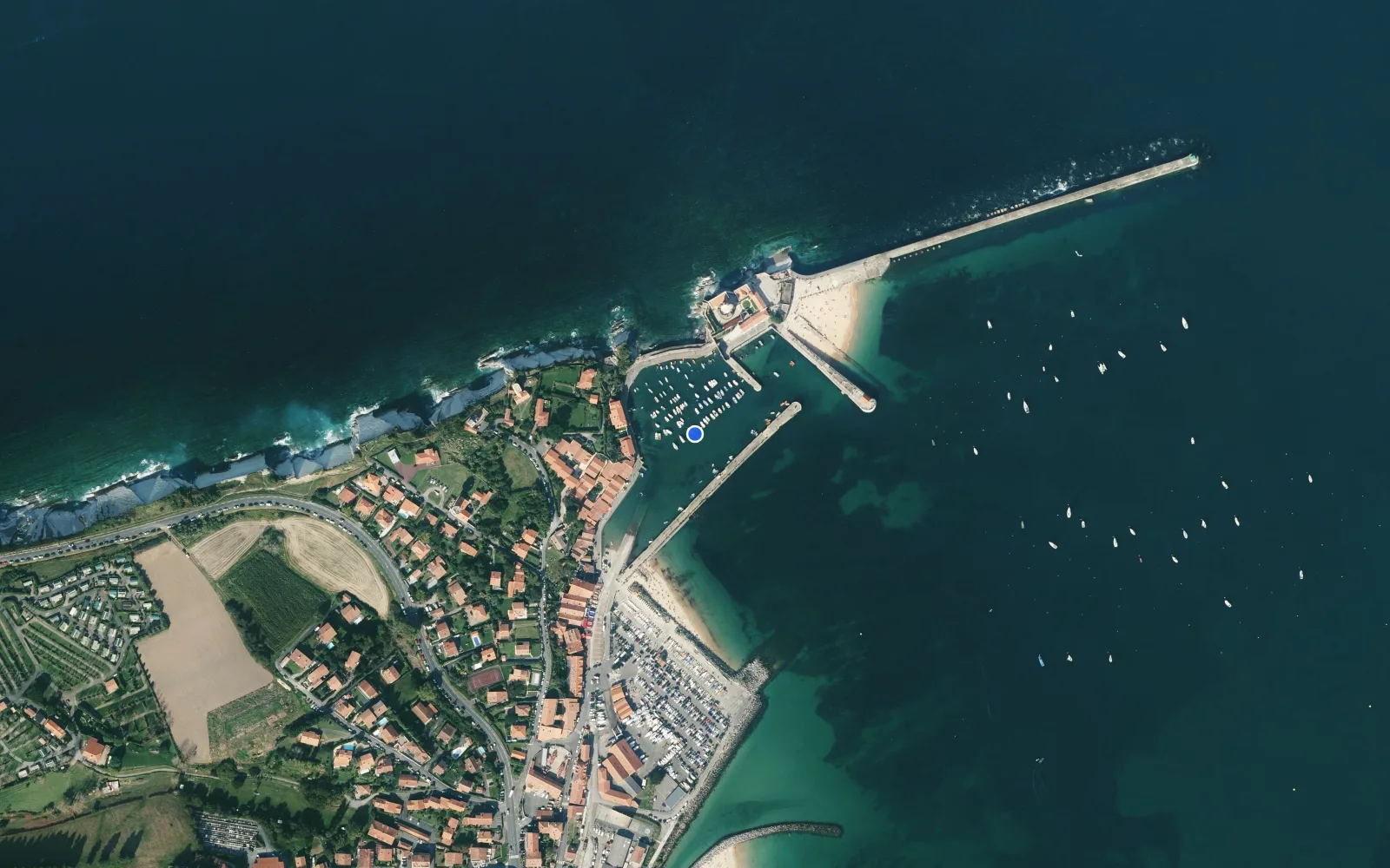 Satellite and nautical chart view of Socoa