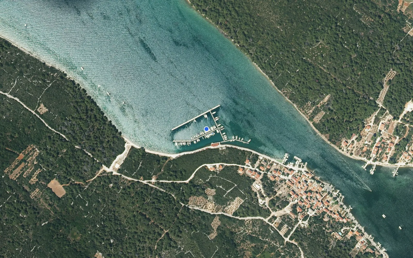 Satellite and nautical chart view of Veli Rat