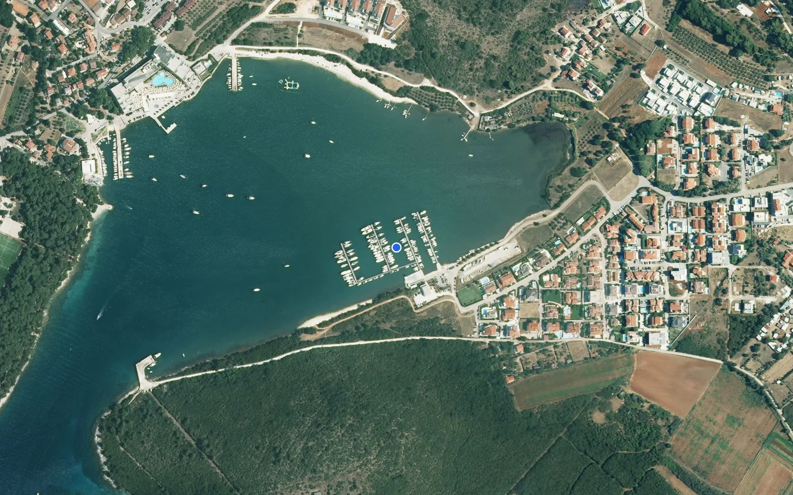 Satellite and nautical chart view of Volme