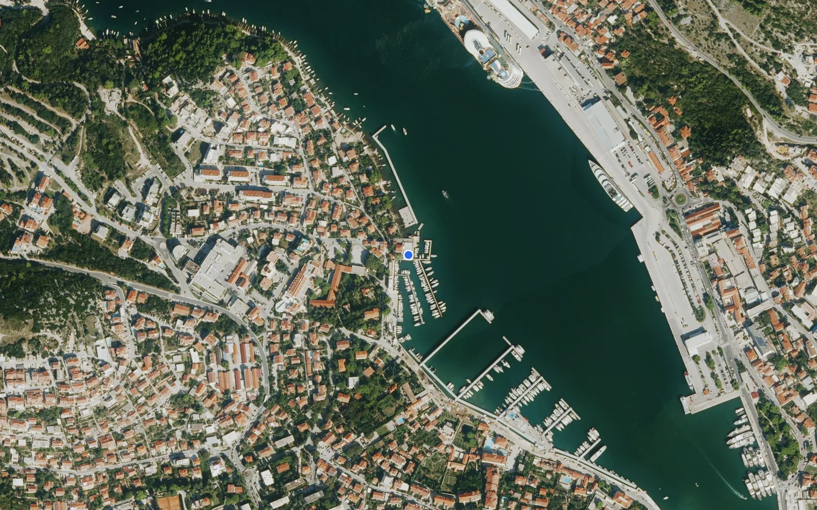 Satellite and nautical chart view of YC Orsan